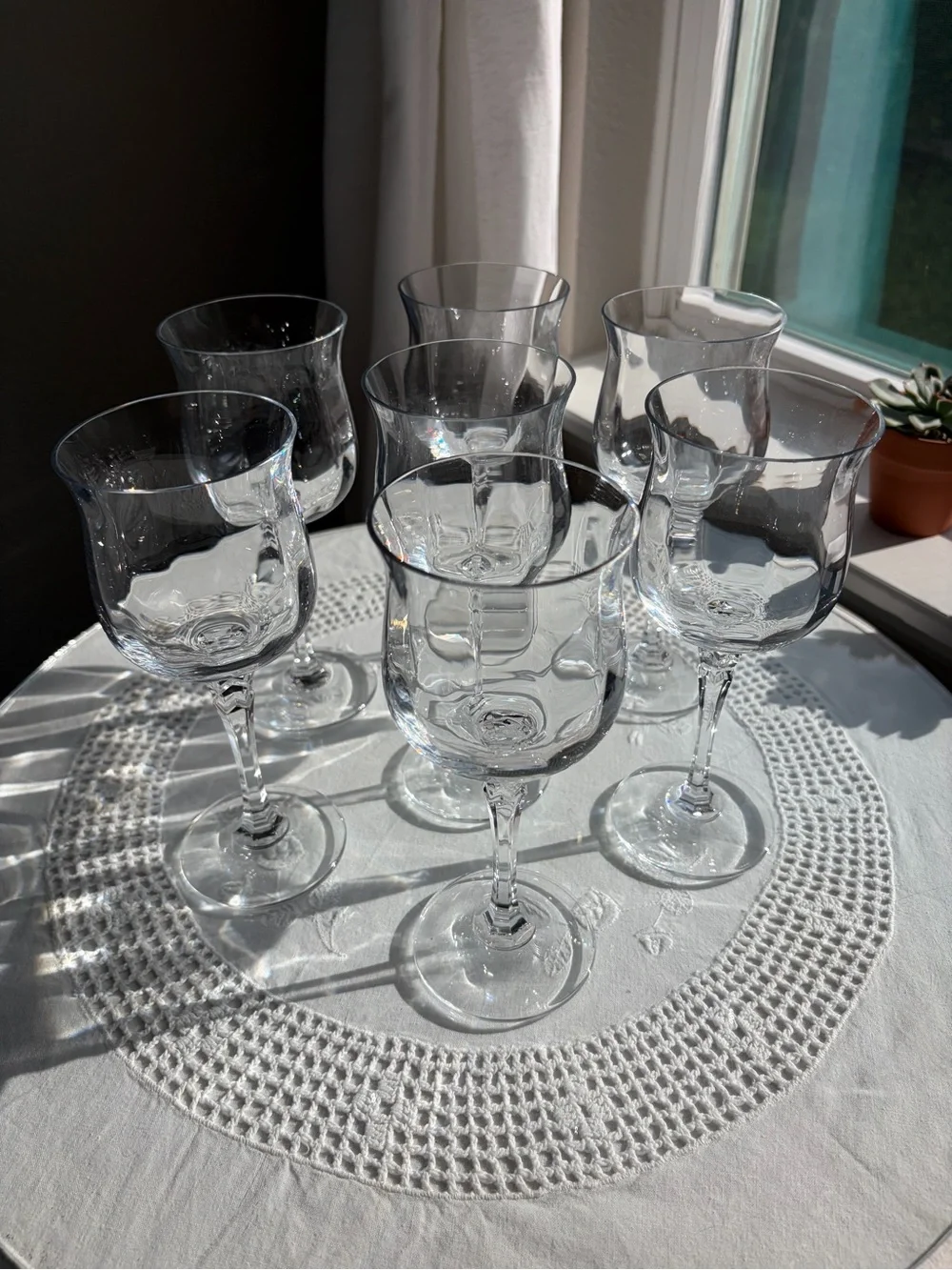 Towel Silhouette Crystal Glasses - Set of 7